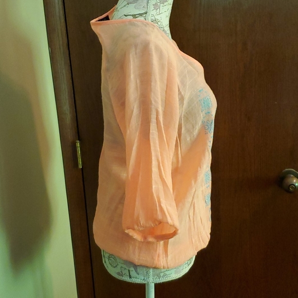 Sheer 3/4 sleeve top - Picture 3 of 7